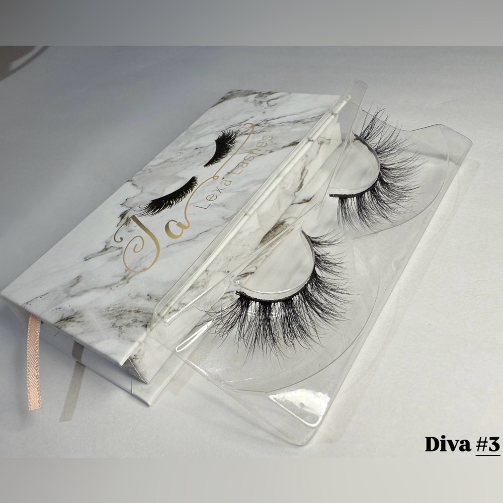 Diva Dramatic Black Eyelashes